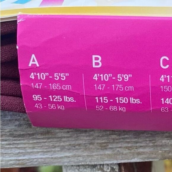 NWT Star Power by SPANX Shaping Tights Solid Burgundy/Maroon. Size A. Slimming - Picture 4 of 4